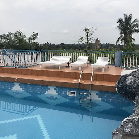 Akosombo Continental Hotel Buitenkant foto