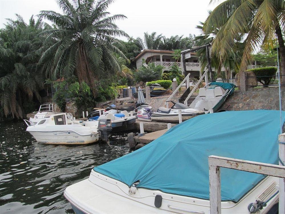Akosombo Continental Hotel Buitenkant foto