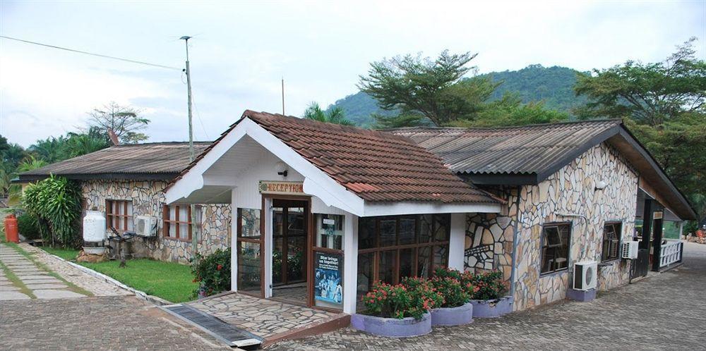 Akosombo Continental Hotel Buitenkant foto