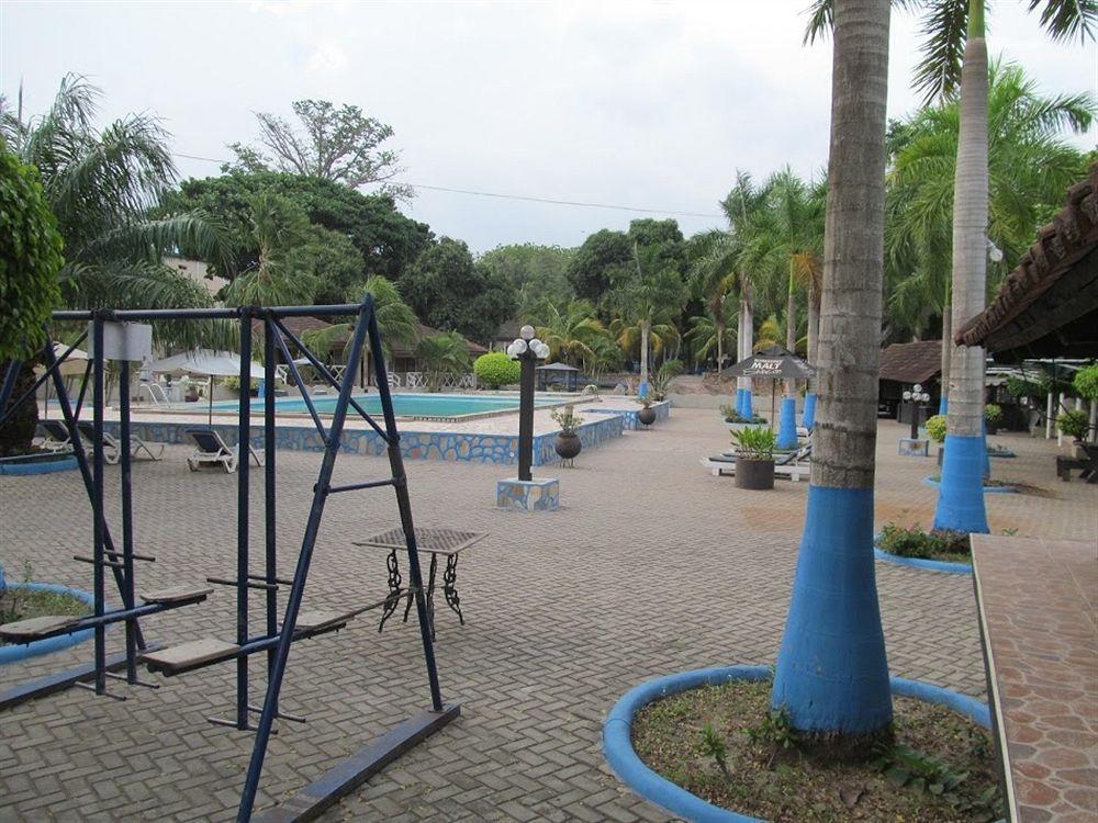 Akosombo Continental Hotel Buitenkant foto