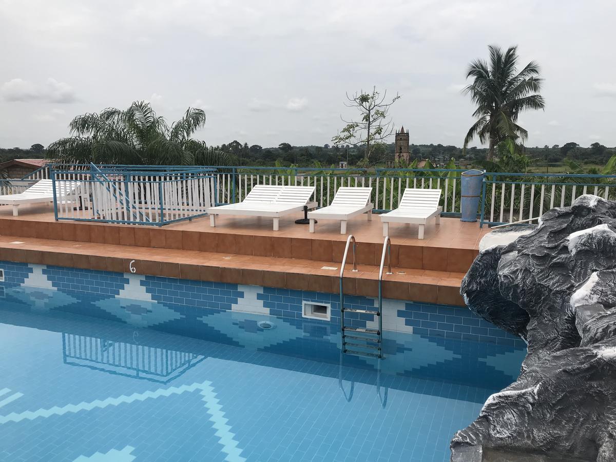 Akosombo Continental Hotel Buitenkant foto