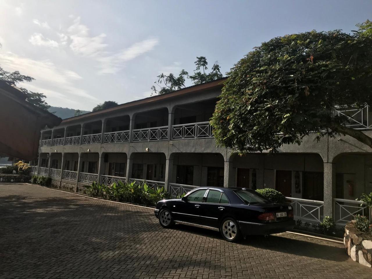 Akosombo Continental Hotel Buitenkant foto
