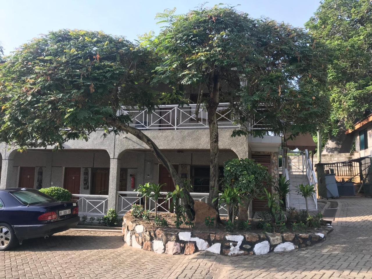 Akosombo Continental Hotel Buitenkant foto